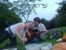 Alasdair sings at Elisabeth