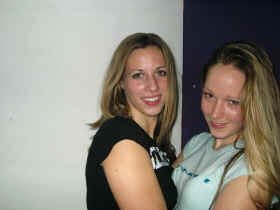 Sarah and Helen.JPG (758615 bytes)