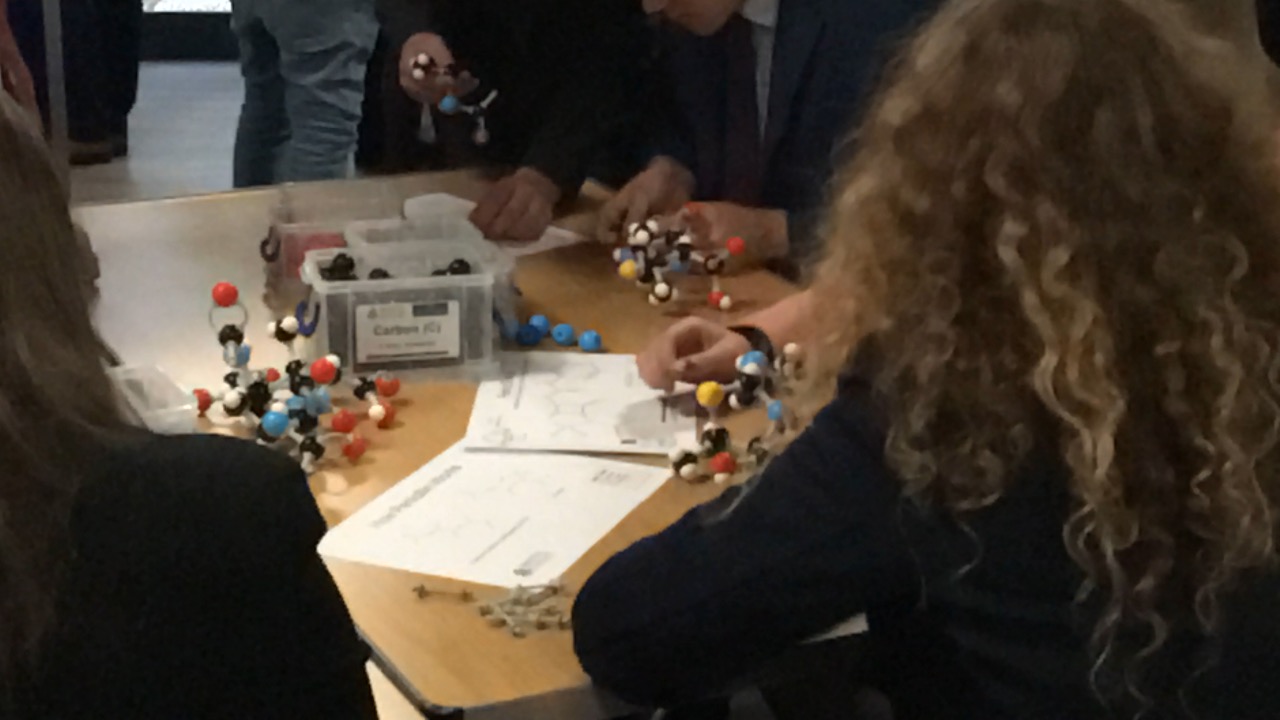 Pupils working with chemical models