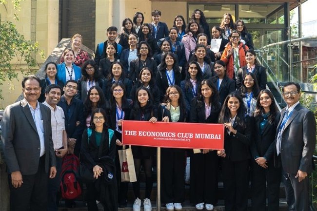 A group photo of students from economics club mumbai, with academics from the school of economics