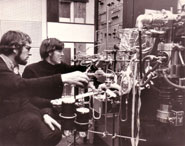 Colin Pillinger (R) and Paul Abel (L) analysing moondust