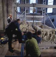 The raising of the tomb's lid