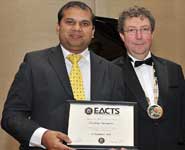 Pradeep Narayan (left) with EACTS President Pascal Vouhé