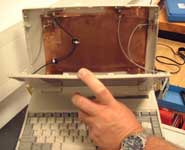 Laptop with MIMO antennas