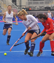 Georgie Twigg playing hockey for Great Britain