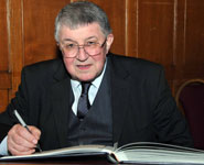 Dr Eric Albone