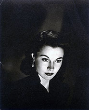 Vivien Leigh. Studio Photograph by John Vickers, 1943. © University of Bristol Theatre Collection