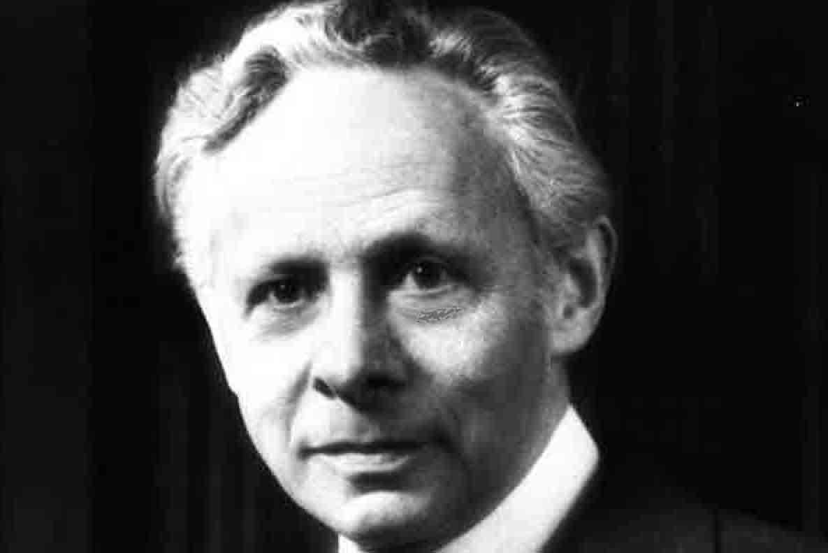 Professor Sir Anthony Epstein CBE FRS, 1921-2024 –  – University of Bristol – All news