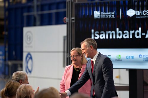 Professor Evelyn Welch, Vice-Chancellor and President of the University of Bristol, with Peter Kyle, Secretary of State for Science, Innovation, and Technology