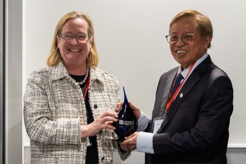 Professor Evelyn Welch, Vice-Chancellor and President of the University of Bristol welcomes the Premier of Sarawak
