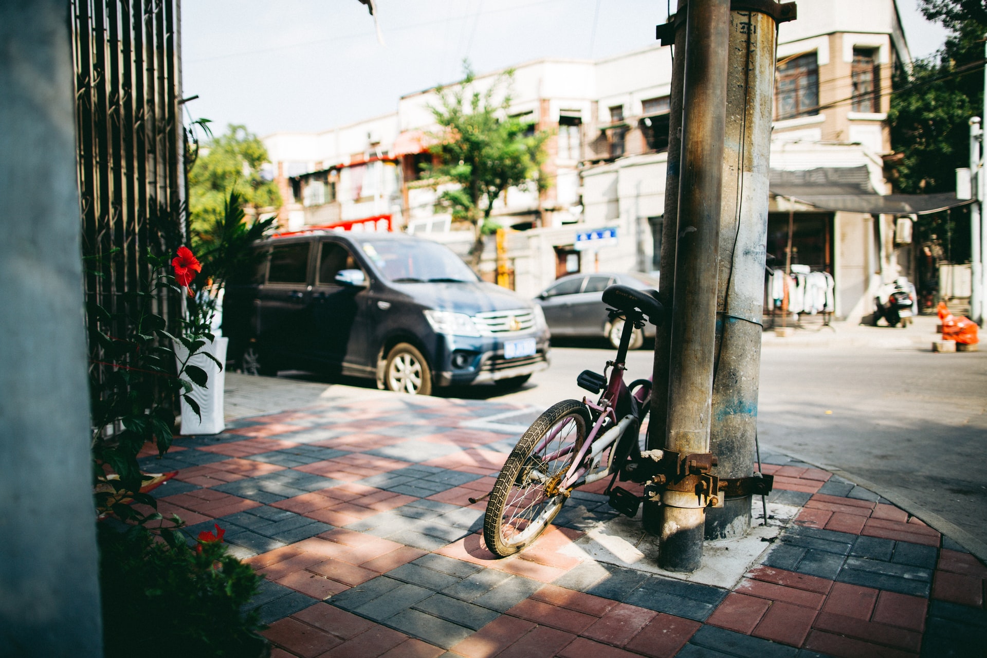 bike on post